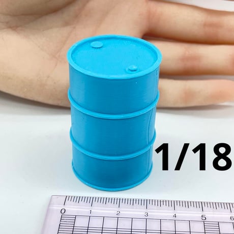 1/18 ドラム缶　水色　ミニチュア　フィギュアに　ドールハウスに　完成品　ミニカーに