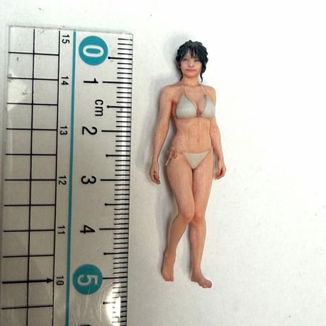 1/32 ビキニ　水着　ジオラマに　フィギュア　女性　ミニチュア　完成品