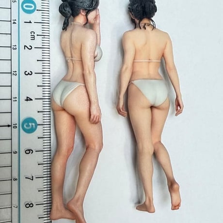 1/18 フィギュア2体　水着　女性　ミニカー　ドールハウス　完成品　３DA-FIG-5435 5436
