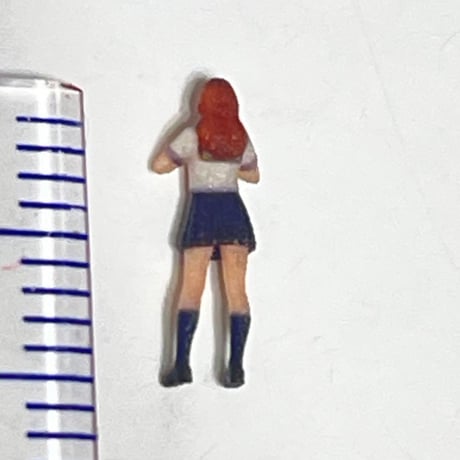 Nゲージ　1/150 フィギュア　JK セーラー服　ハート　1/64より小
