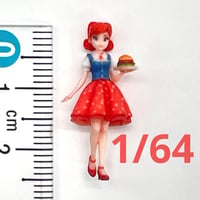 1/64 ウェイトレス① フィギュア　ダイナー　ミニカーに　ミニチュア　ジオラマ　リアルフィギュア　完成品　トミカに　ミニチュアイメージ