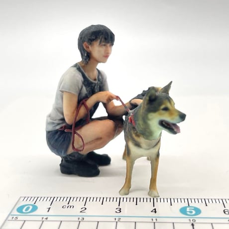 1/18 犬と女の子　フィギュア　完成品　リアルフィギュア　ミニチュアイメージ　ミニチュア　ドールハウスに