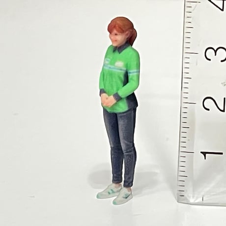 1/43 コンビニ店員F2 フィギュア　ファミマ風　リアルフィギュア　ミニチュア　完成品　３Dフィギュア　ミニカー　ジオラマ