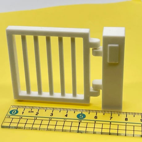 ミニチュア　門扉　白　ドールハウスに　リーメントに　シルバニアに　3D