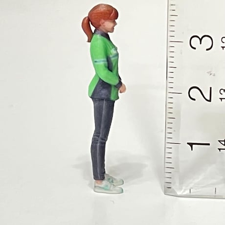 1/43 コンビニ店員F2 フィギュア　ファミマ風　リアルフィギュア　ミニチュア　完成品　３Dフィギュア　ミニカー　ジオラマ