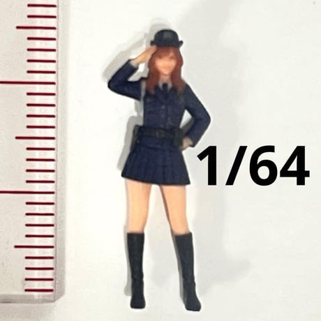 1/64 フィギュア　警官　敬礼　ミニカー　トミカ　ジオラマ　ミニチュア