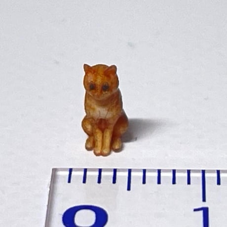 1/43 猫　茶トラ　ネコ　フィギュア　ミニカーに　1/64より大　ジオラマに