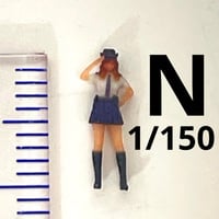 Nゲージ　1/150 警官　婦警　敬礼　半袖　鉄道模型　1/64より小　ジオラマ