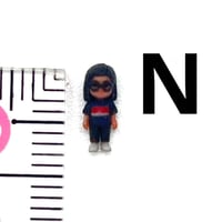 Nゲージ　フィギュア　女の子　完成品　ジオラマ　レイアウト　ミニチュアイメージ　　1/150 鉄道模型
