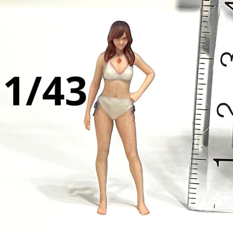 1/43 フィギュア　ビキニ　水着　1/64より大　ミニカーに　ジオラマ
