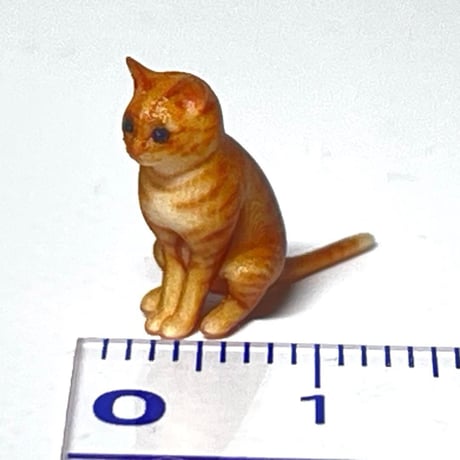1/24 猫　ミニチュア　茶トラ　フィギュア　ジオラマに　1/64より大