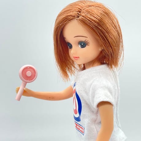 ミニチュア　ハンディファン3cm リカちゃんに　フィギュアに　1/64より大