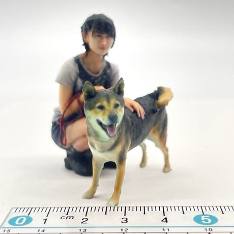 1/18 犬と女の子　フィギュア　完成品　リアルフィギュア　ミニチュアイメージ　ミニチュア　ドールハウスに
