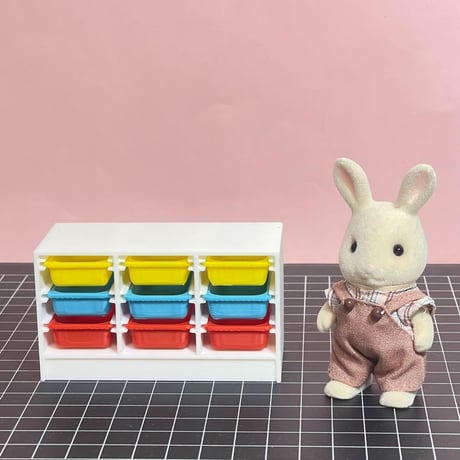 ミニチュア　家具　キッズ家具　ドールハウスに　シルバニアに　完成品　リーメントに