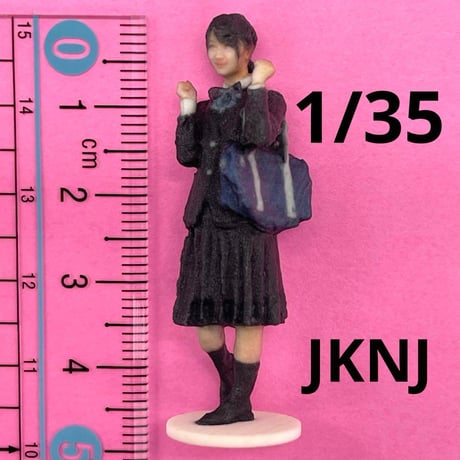 1/35 JKNJ フィギュア　完成品　ミニカーに　リアルフィギュア　ミニチュアイメージ　ミニチュア　ジオラマに　３D　女子高生