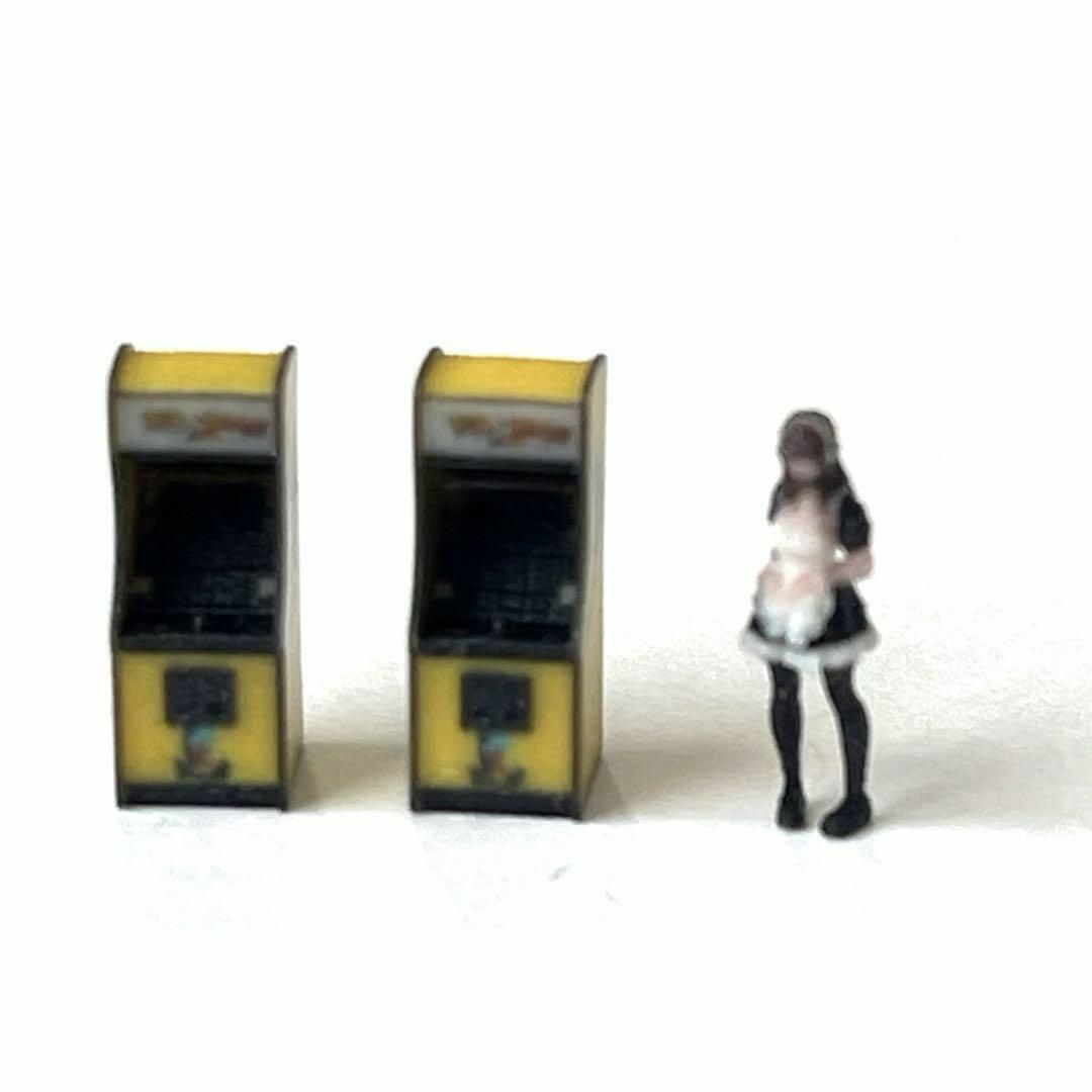 Nゲージ　1/150 1/700 マンション　フィギュア　1/64より小 Nゲージ 1/150 ゲーム機二台 フィギュアに 1/64より小 鉄道模型