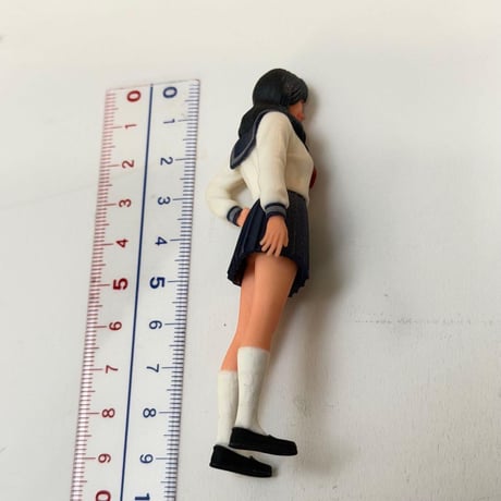 1/18 女子高生　フィギュア セーラー服　完成品　ミニカーに　リアルフィギュア　塗装済み完成品　ミニチュアイメージ