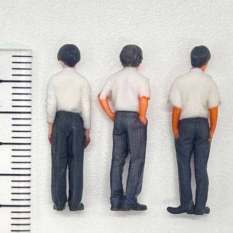 1/64 男子学生　フィギュア3体　完成品　ミニチュア　ジオラマ　ミニカーに