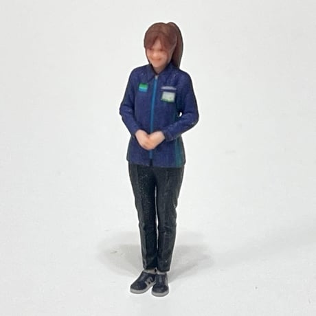 1/64 コンビニ店員F フィギュア　ミニカー　ジオラマ　ミニチュア　トミカに ファミマ風　リアルフィギュア　ミニチュアイメージ　ミニカーに　ジオラマに　完成品　３Dフィギュア