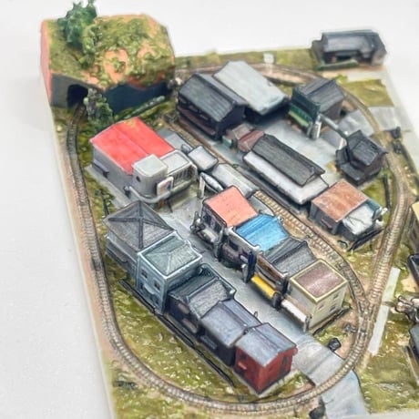 横幅7cm ミニチュア　鉄道模型　ジオラマ　Nゲージより小　食玩フィギュアに