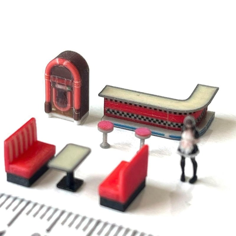 Nゲージ　リオナ　フィギュア10体　鉄道模型　1/64より小　完成品　ミニチュア Nゲージ 1/150 ゲーム機二台 フィギュアに 1/64より小 鉄道模型