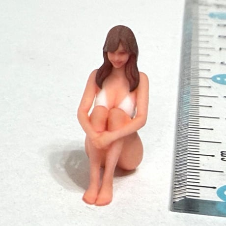 1/43 フィギュア　ビキニ　水着　ミニチュア　1/64より大　ミニカーに
