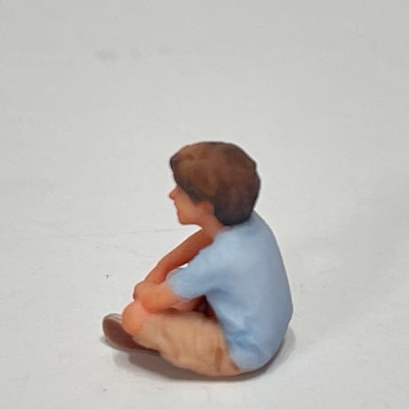 1/64 男の子　フィギュア　ミニチュア　ジオラマ　ミニカー　トミカに　完成品
