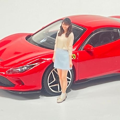 1/43 可愛いお姉さん　フィギュア　ミニカーに　1/64より大　ジオラマ　ミニチュアイメージ　リアルフィギュア　３Dフィギュア　完成品　ミニチュア