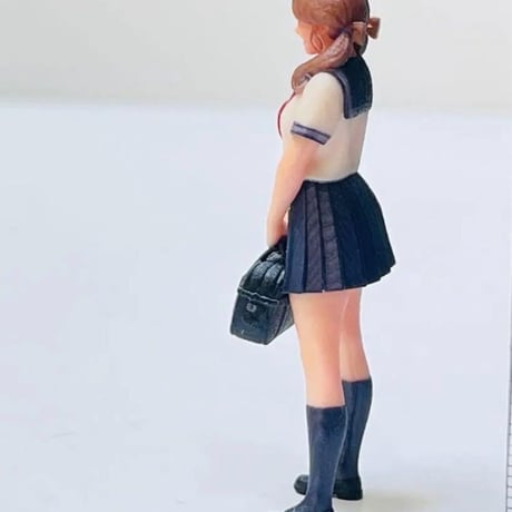 1/35 フィギュア　JK セーラー服　おさげ　カバン　女子高生　リアルフィギュア　塗装済み完成品　ミニカー　ジオラマ　　完成品