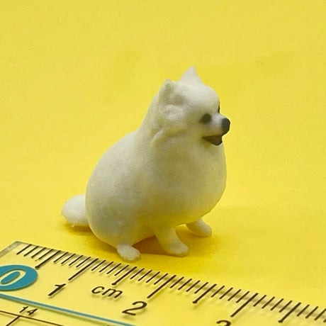 1/12 ミニチュア　ポメラニアン白　犬　フィギュア　ドールハウスに　ペットフィギュア　ジオラマ　ミニカーに