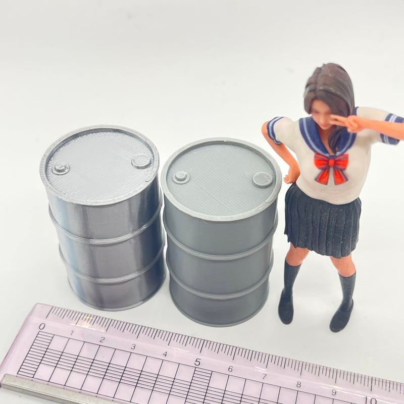 1/18 フィギュア　ミニカーに　完成品　1/64より大　ドールハウスに 1/18 ドラム缶2個 シルバー グレー フィギュアに ミニカーに ドール