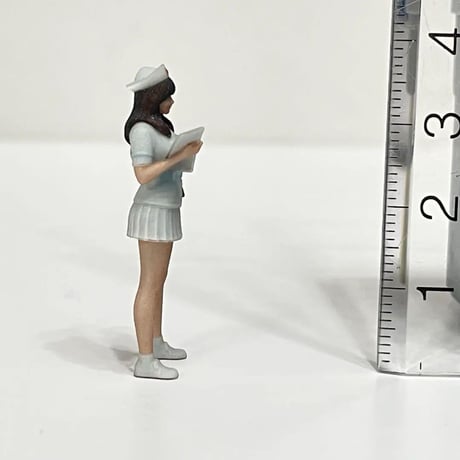 1/43 フィギュア　ナース　お姉さん　1/64より大　ミニカー　ジオラマに