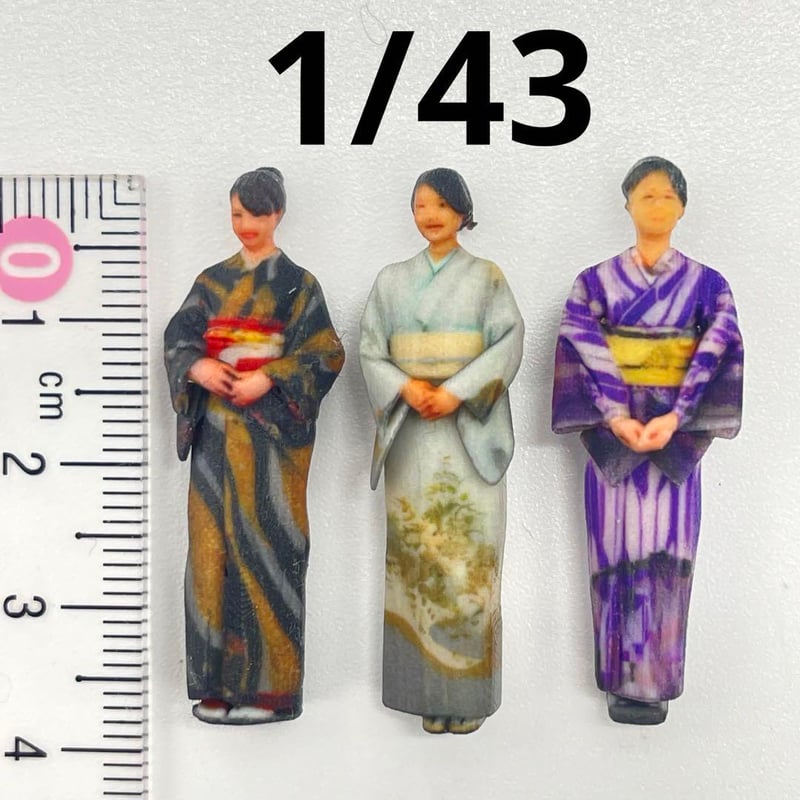 1/43 着物フィギュア　フィギュア3体　ミニチュア　1/64より大　完成品 1/43 着物フィギュア フィギュア3体 ミニチュア 1/64より大 完成
