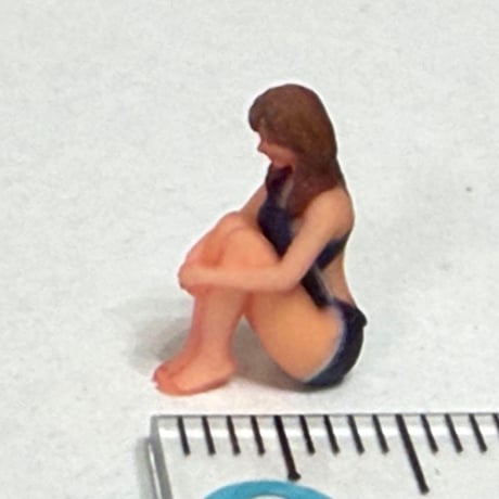 1/64 フィギュア　スクール水着姿　競泳水着　水着　トミカに　ミニカーに　ミニチュア