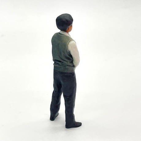 1/24 男子高校生　フィギュア　完成品　ドールハウスに 　リアルフィギュア　ミニチュアイメージ　ミニカーに　ジオラマに　３Dフィギュア