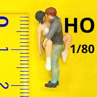 HOゲージ　1/80 カップル　フィギュア　完成品　ミニチュアイメージ　リアルフィギュア　　鉄道模型
