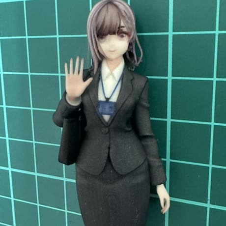 1/18★女の子★スーツ★フィギュア　リアルフィギュア　ミニチュアイメージ　★完成品★ジオラマに★