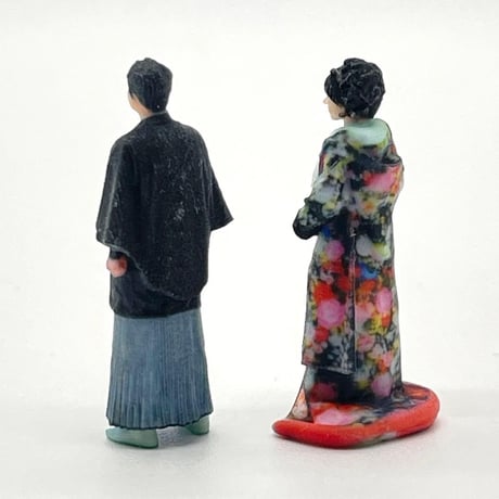 1/64 和装　着物　フィギュア2体　結婚式　新郎新婦　ミニチュア　ミニカーに