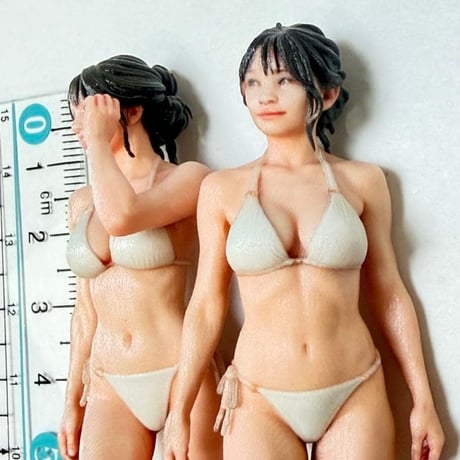 1/18 フィギュア2体　水着　女性　ミニカー　ドールハウス　完成品　３DA-FIG-5435 5436