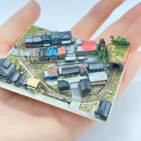 横幅7cm ミニチュア　鉄道模型　ジオラマ　Nゲージより小　食玩フィギュアに
