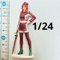 1/24 レースクィーン　赤　フィギュア　ミニカーに　1/64より大　ミニチュア