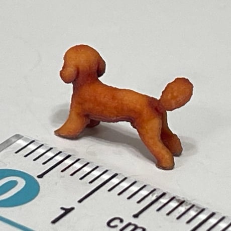 1/43 トイプードル　犬　フィギュア　ミニチュア　1/64より大　ミニカーに