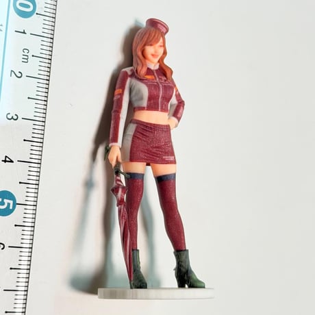 1/24 レースクィーン　赤　フィギュア　ミニカーに　1/64より大　ミニチュア