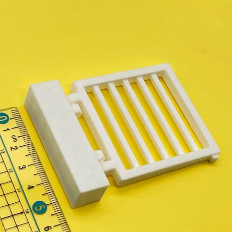 ミニチュア　門扉　白　ドールハウスに　リーメントに　シルバニアに　3D