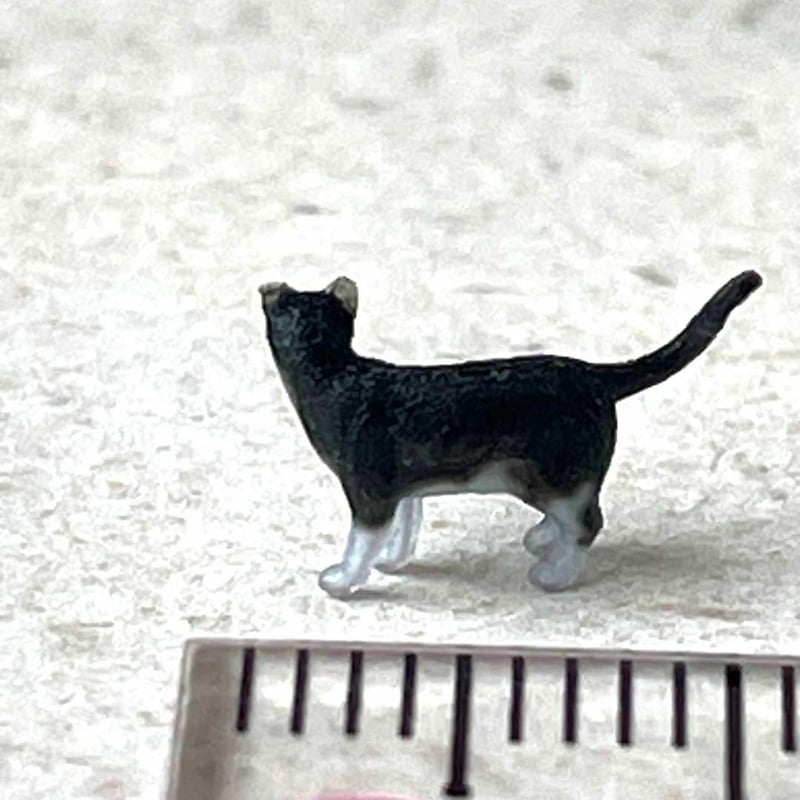 完成品 1/64 猫 ネコ フィギュア ミニカーに トミカに ミニチュア