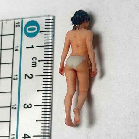 1/43 水着　女性　フィギュア ジオラマ　ミニカーに　完成品　ミニチュア