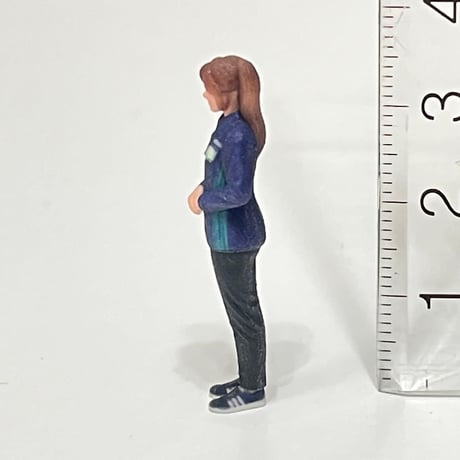 1/43 コンビニ店員F フィギュア　ファミマ風　ミニチュアイメージ　リアルフィギュア　完成品　３Dフィギュア　　ミニカー　ジオラマ　トミカ