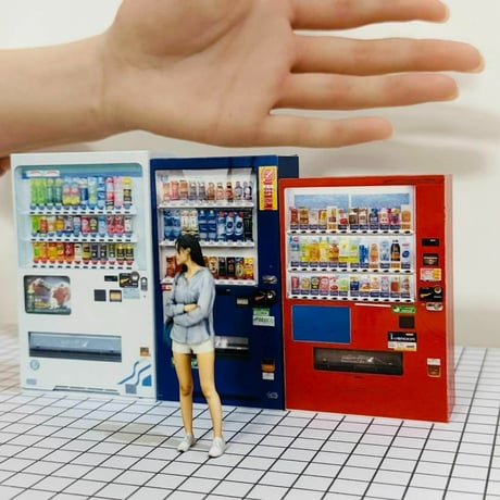 1/24 自販機3台　フィギュアに　ジオラマに　ジオラマ　ドールハウスに