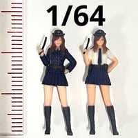 1/64 フィギュア2体　警官　婦警　警棒　ミニカー　トミカに　ジオラマ