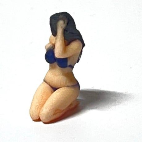 1/64 フィギュア　ビキニ座り　完成品　ミニカーに　ジオラマに　ミニチュア